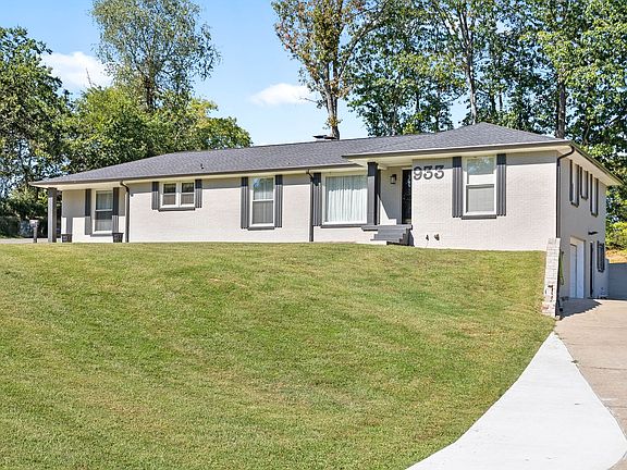 3rd image of 933 Swift Dr
