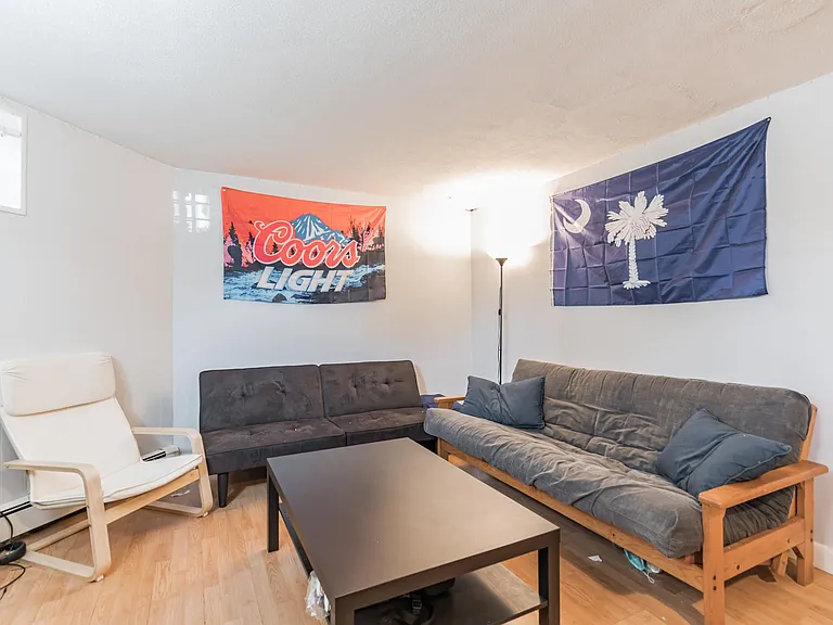 141 Chiswick Rd #1B — Photo 12