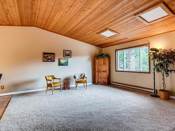 5th image of 235 Sleepy Hollow Dr