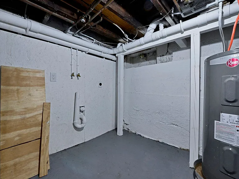 786 Thomas Ave #786 — Photo 2