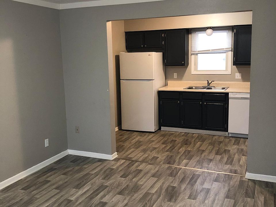1st image of 3320 N Lincoln Ave #6