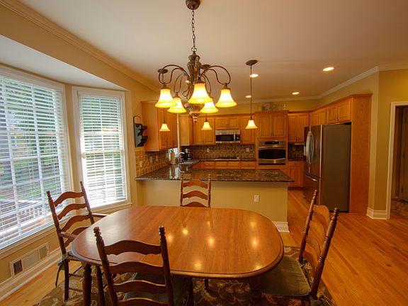 5th image of 3979 Devon Oaks Dr NE