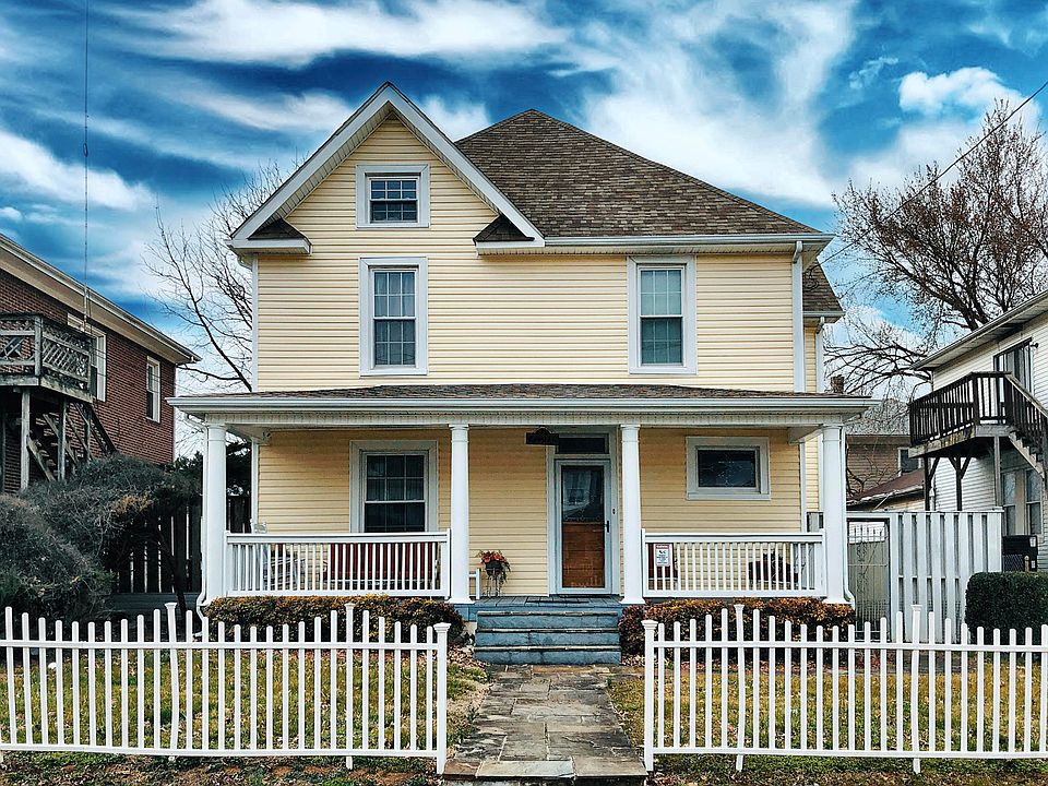 1st image of 676 Murray Ave SE