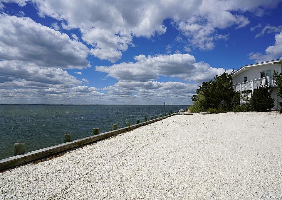 1st image of 10 Long Beach Blvd