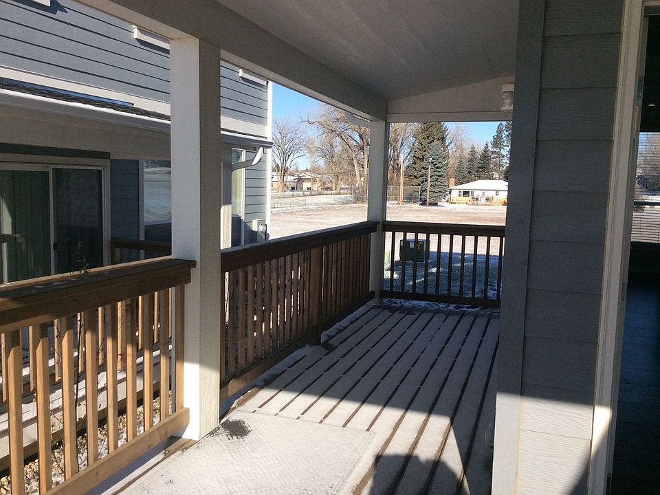 1st image of 823 2nd St E