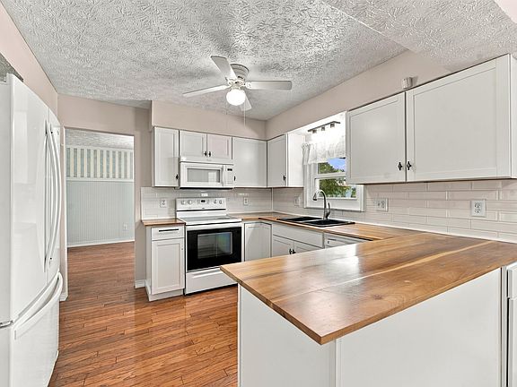 2nd image of 13141 Rustic Dr