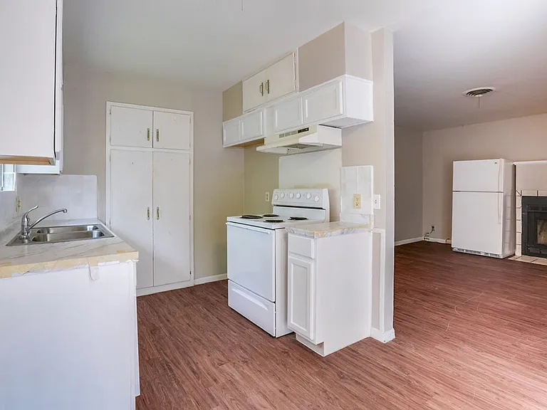 1503 Wheless Ln — Photo 12