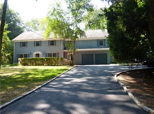 220 Southdown Rd, Huntington, NY 11743