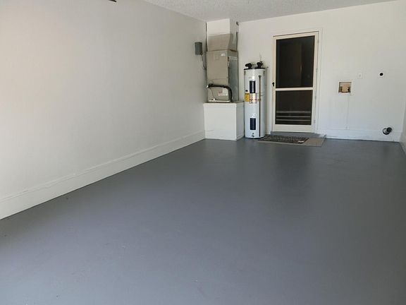 1 Car Garage