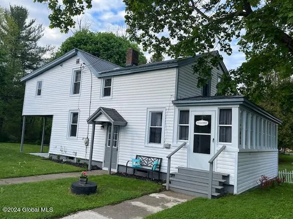 420 County Hwy 102, Gloversville, NY 12117