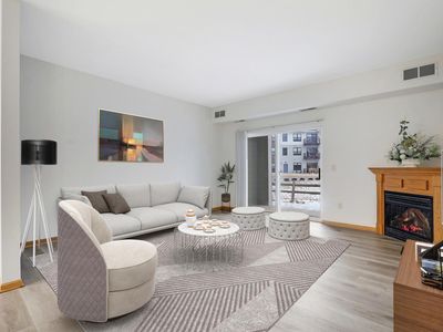 1341 Lake Dr W UNIT B-104, Chanhassen, MN, 55317