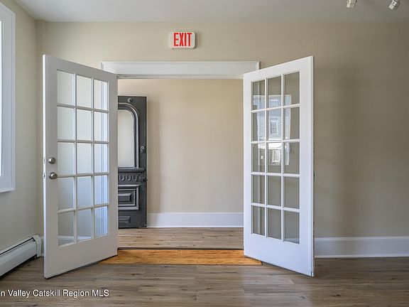 5th image of 237 Warren Street