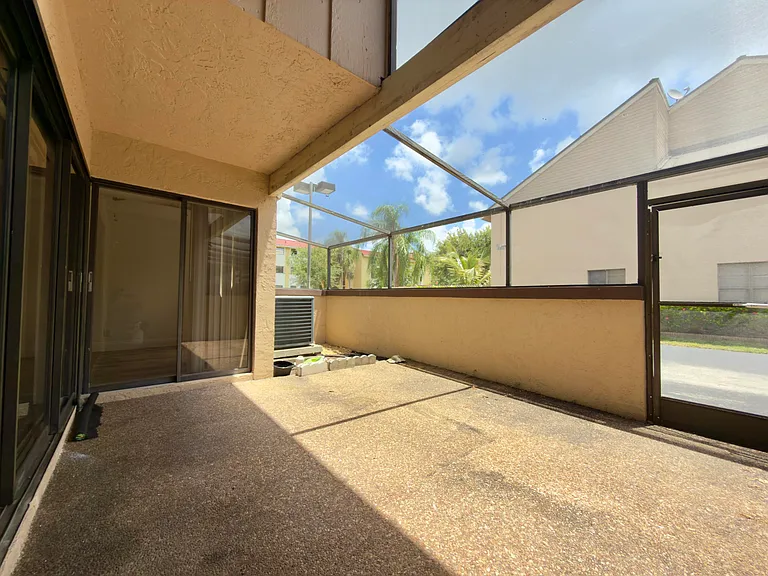 11698 NW 20th Dr — Photo 31
