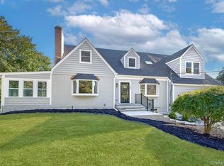 134 E Stevens Ave, Valhalla, NY 10595