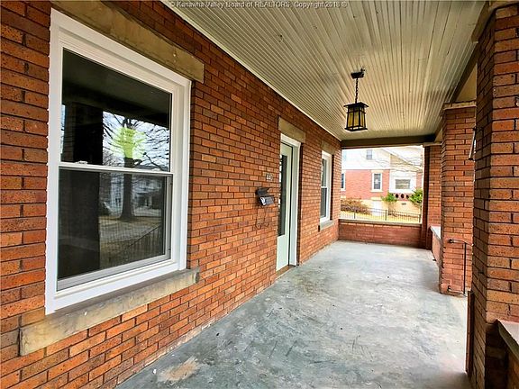 5th image of 440 Highland Ave