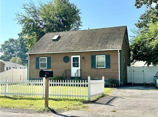 68 Pinehurst Ave, Warwick, RI 02889