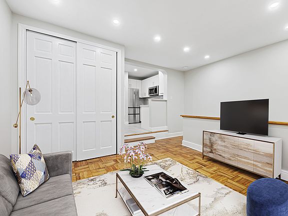 3rd image of 71 W 89th St APT 1B