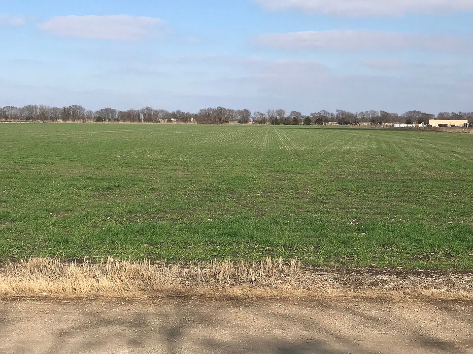 Street view of vacant lot