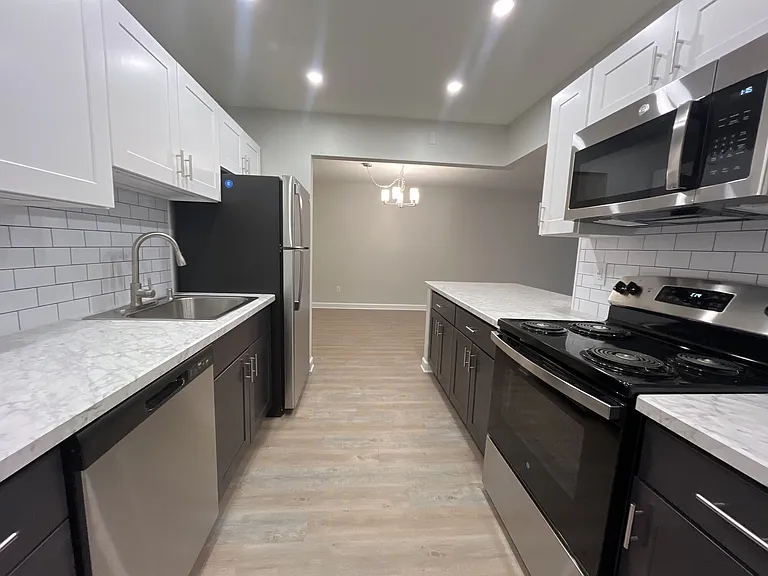 Heritage Village Apartments — Photo 29