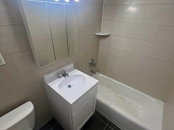 5th image of 87-05 166th St #6H