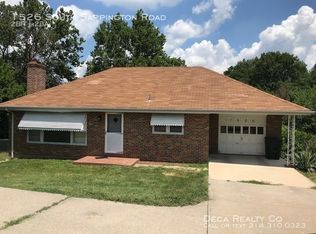 1526 S Sappington Rd, Saint Louis, MO 63126