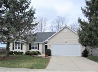 989 Amberwood Pl, McHenry, IL 60050