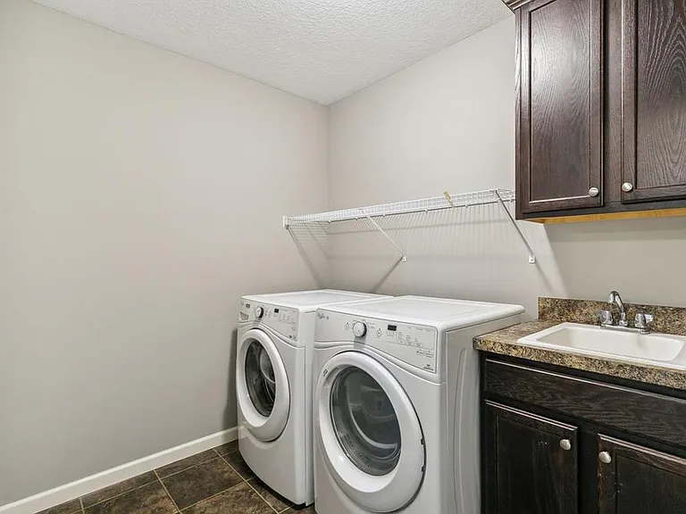 12420 Bataan St NE — Photo 27