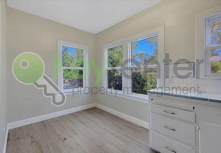 1119 Lochbrae Rd #1 — Photo 9