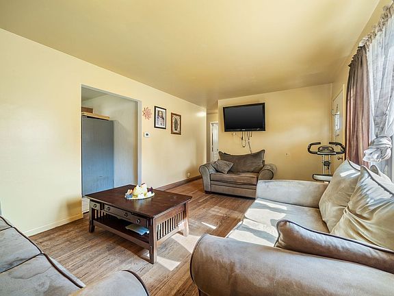 4th image of 8116 Leamington Ave