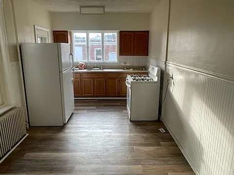 1338 W Liberty St — Photo 5
