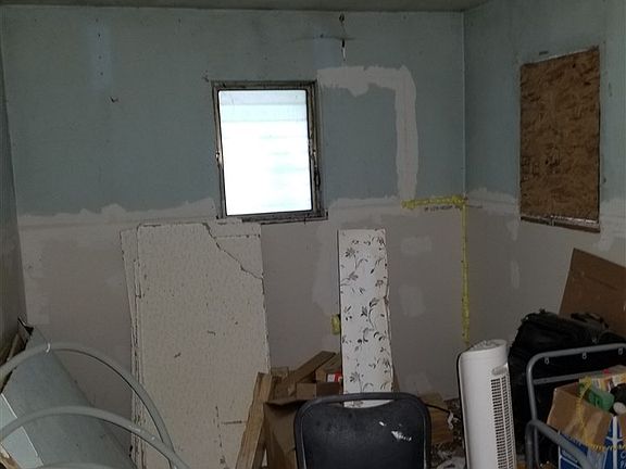 5th image of 24772 Buddy St