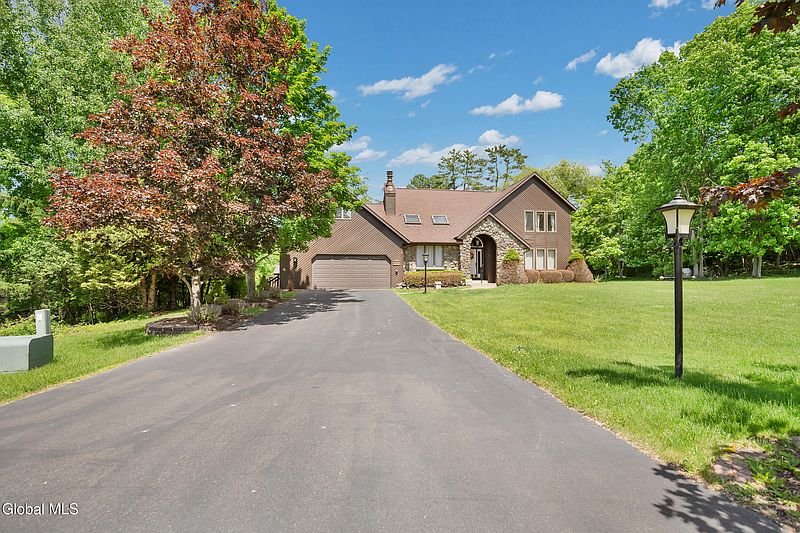 4th image of 3 Hickory Lane