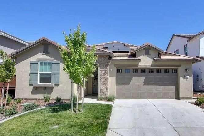 1st image of 4672 S Hills Dr