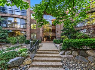 5501 Dewey Hill Rd APT 223, Edina, MN 55439