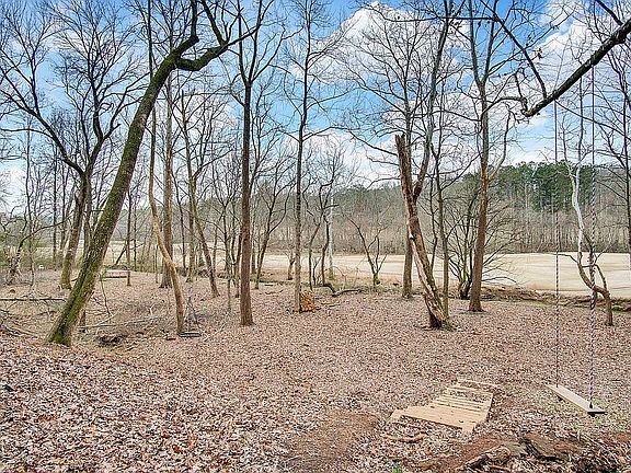 2nd image of 1043 Avery Creek Dr