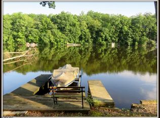 943 S Shore Ter, Newton, NJ 07860