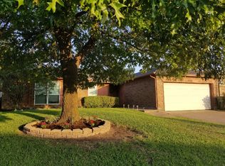 6312 Elmview Dr, Arlington, TX 76018