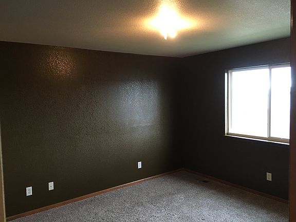 10 x 12 guest rooms