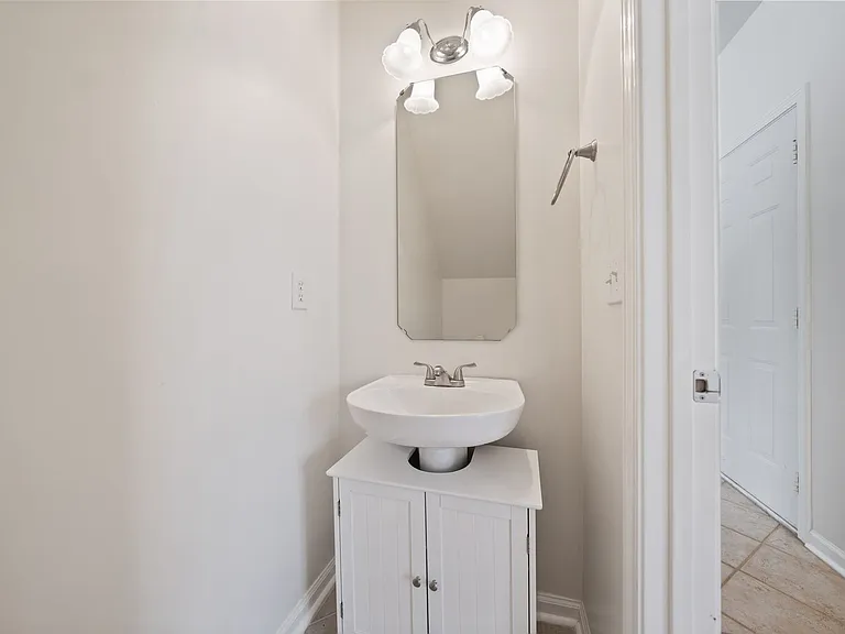 23 Keswick Ct — Photo 7