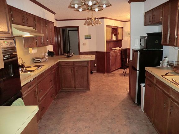 4th image of 12131 Midlake Dr