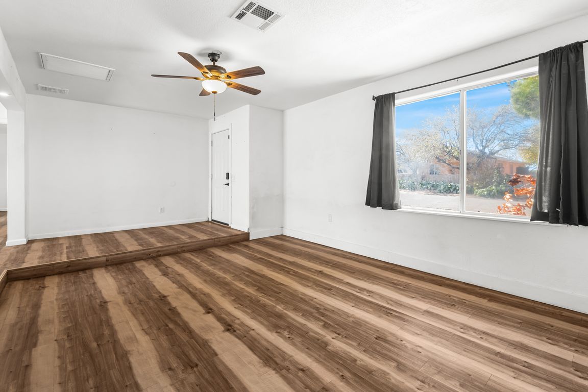 next background image