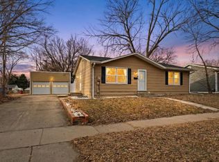 322 W Dartmouth St, Vermillion, SD 57069