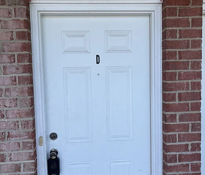 1374 Reservoir St #D — Photo 1
