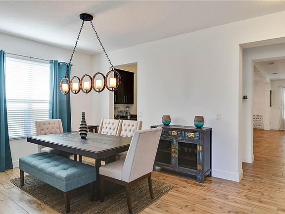 5th image of 1037 Vinsetta Cir