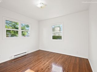12102 SE Woodward Pl, Portland, OR 97266