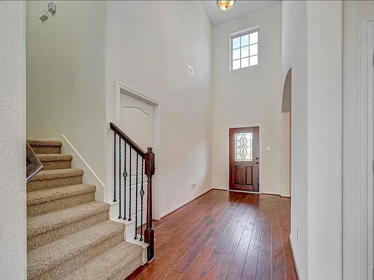 11 Sagamore Ridge Pl — Photo 8