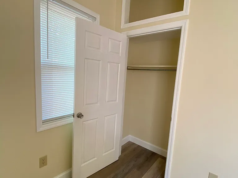 1445 Hunter Ave — Photo 23