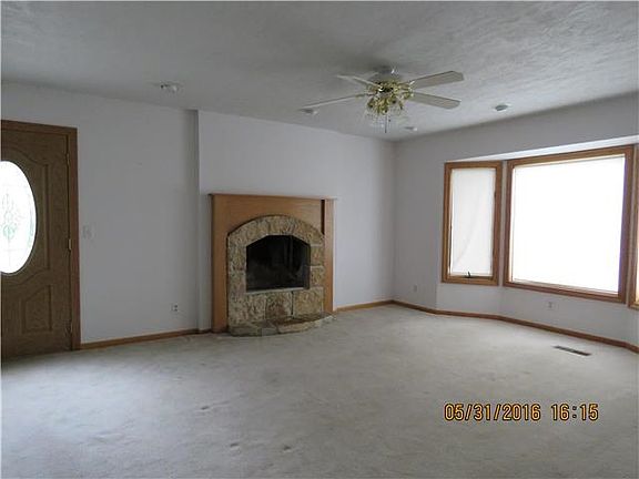 Living Room with FirePlace