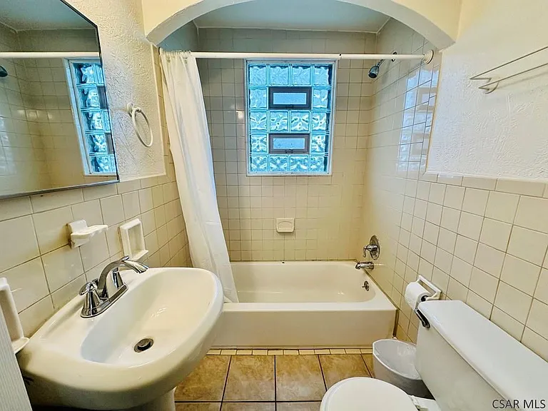 608 Lamberd Ave #2 — Photo 9