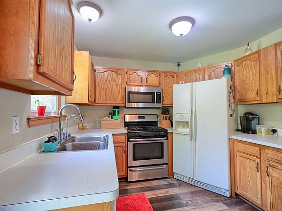 3rd image of 9386 Lakepointe Blvd